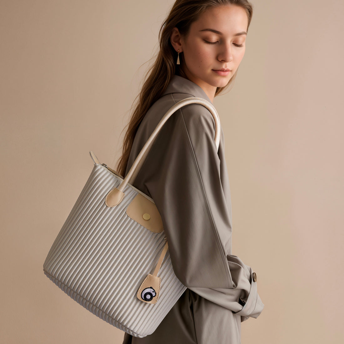 Air-cc Tote Bag